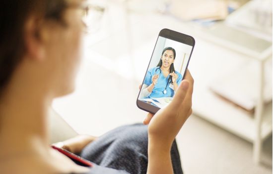 Telefarmácia e telemedicina substituirão o Dr. Google?