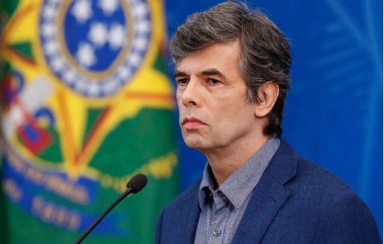 Vídeo: qual vai ser a escolha do novo ministro da Saúde? Jovens ou idosos?