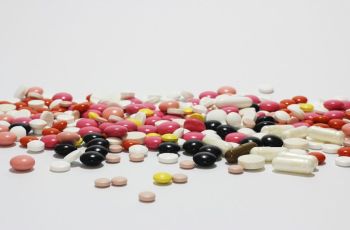 Identificados 21 medicamentos que bloqueiam a reprodução do coronavírus