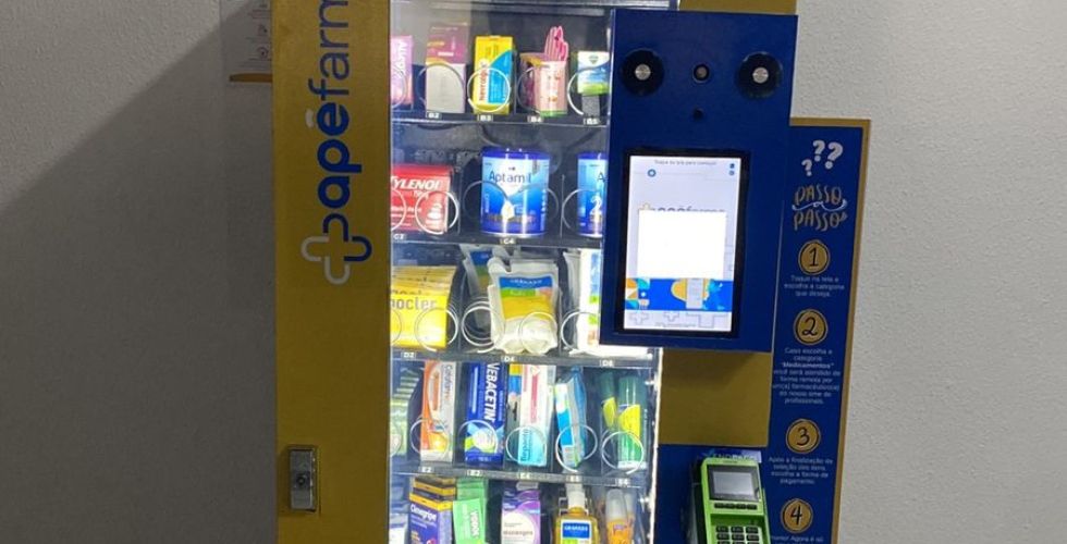 Representantes do Conselho de Farmácia contestam venda de medicamentos em vending machines, mas idealizadores defendem a legalidade