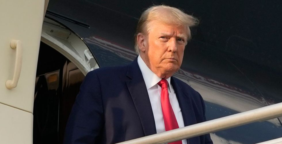 Trump exige que 17 farmacêuticas reduzam preços de medicamentos nos EUA até setembro
