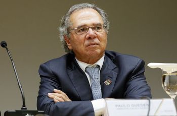 Guedes defende uso das farmácias para vacinar todo mundo