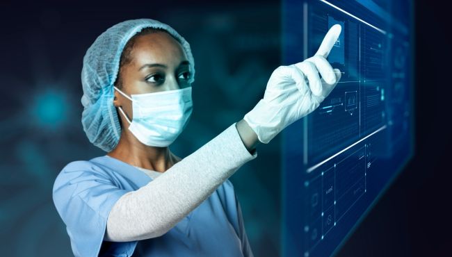 Inovação na farmácia hospitalar: como tecnologia e protocolos clínicos reduzem erros em ambientes críticos