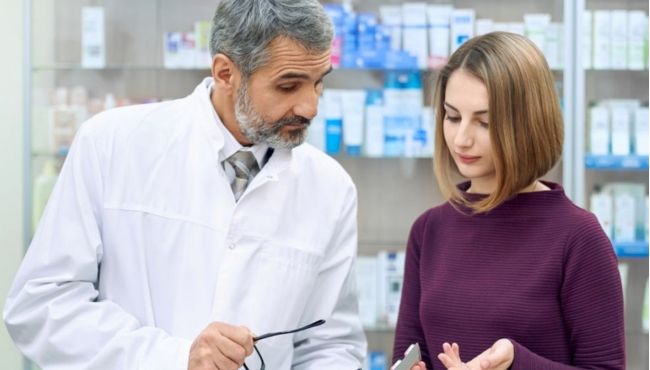 Novas diretrizes e protocolos clínicos redesenham a atuação do farmacêutico clínico