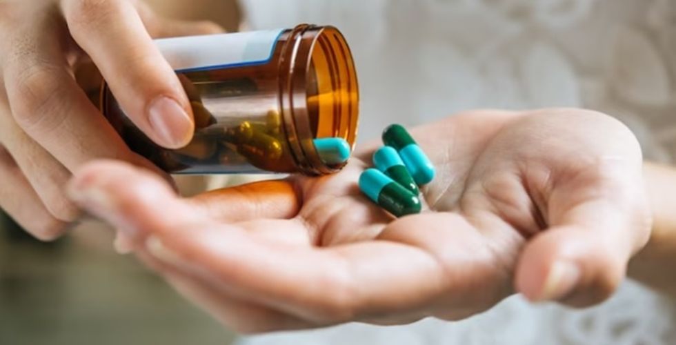 Uso de antibiótico até 72 horas depois do sexo pode prevenir sífilis e gonorreia, afirmam pesquisadores
