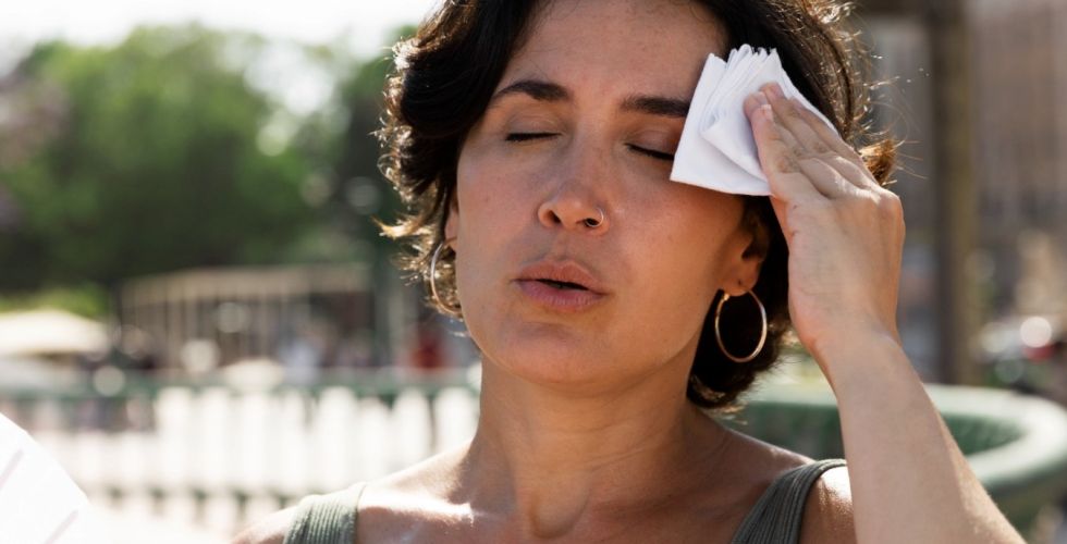 Anvisa aprova medicamento não hormonal para ondas de calor intensas da menopausa