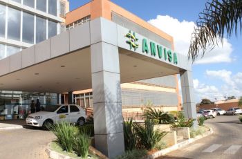 Anvisa x governo: queda de braço por importação de medicamento