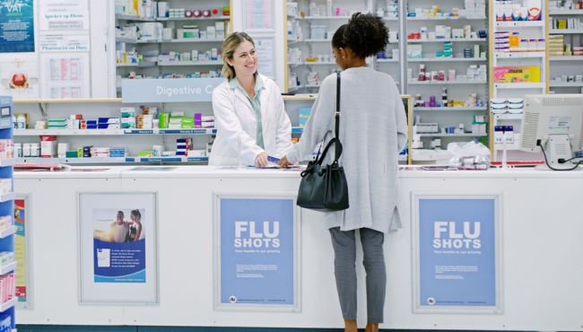 Lei 13.021 sobre a Farmácia como Estabelecimento de Saúde, comentada