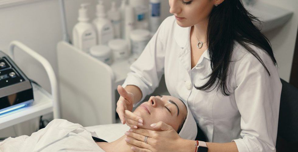 4 áreas de atuação do farmacêutico em saúde estética
