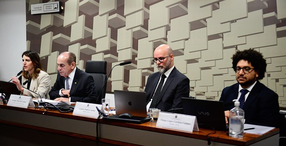 Nomes de presidente e diretores da Anvisa seguem para votação no Plenário