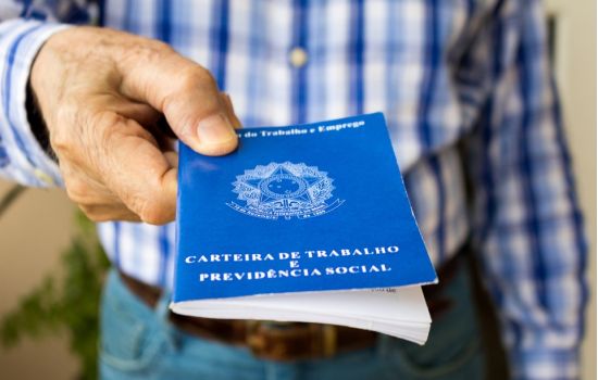 Indústria Farmacêutica demite mais de 300 funcionários por adequações às normas da Anvisa