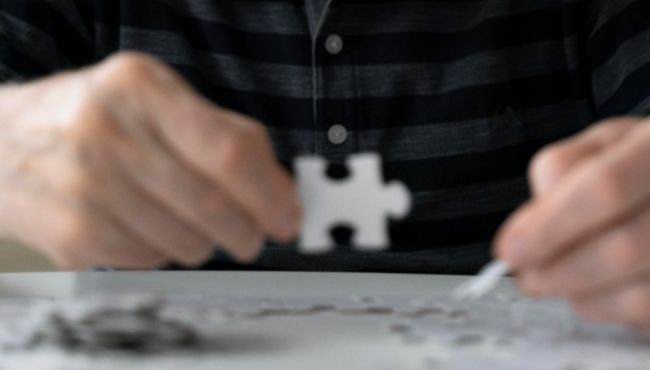 Terapias inovadoras, como injeções e sprays nasais, trazem esperança no tratamento do Alzheimer