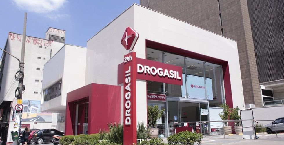 Após venda de medicamento errado, Raia Drogasil terá que indenizar paciente