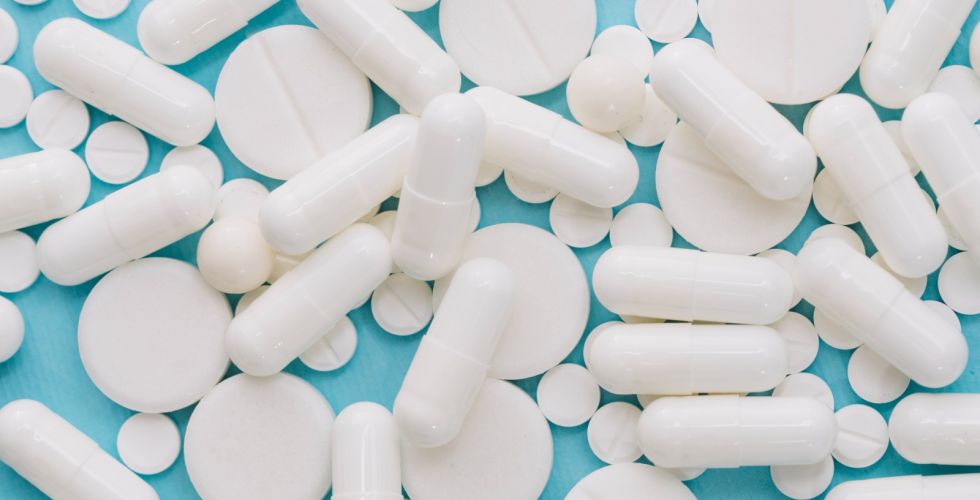 Ibuprofeno x nimesulida: farmacêuticos esclarecem diferenças e alertam sobre cuidados na dispensação