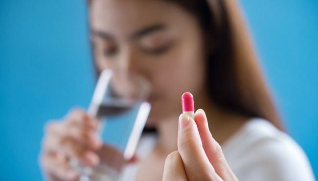 Indústria farmacêutica quer produzir pílula abortiva para garantir estoque