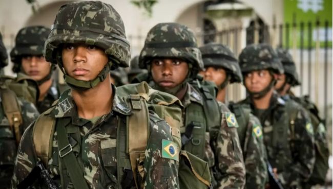 Concurso do Exército oferece remuneração acima de R$ 10 mil para farmacêuticos