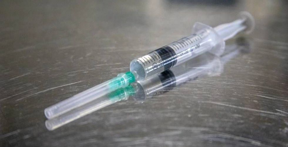 Covid-19: indústrias farmacêuticas terão que assumir responsabilidade pela segurança da vacina