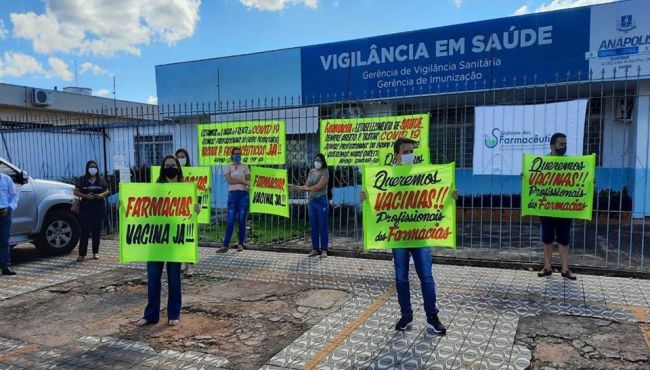 Farmacêuticos protestam por direito à vacina