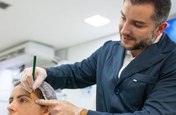 O protagonismo do farmacêutico esteta no mercado bilionário da beleza