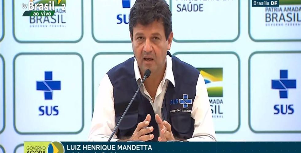 Ministro da saúde fala aos farmacêuticos: "Sejam responsáveis"