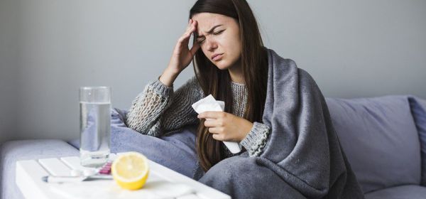 Com novas variantes, sintomas da Covid-19 ficam parecidos aos de gripe forte