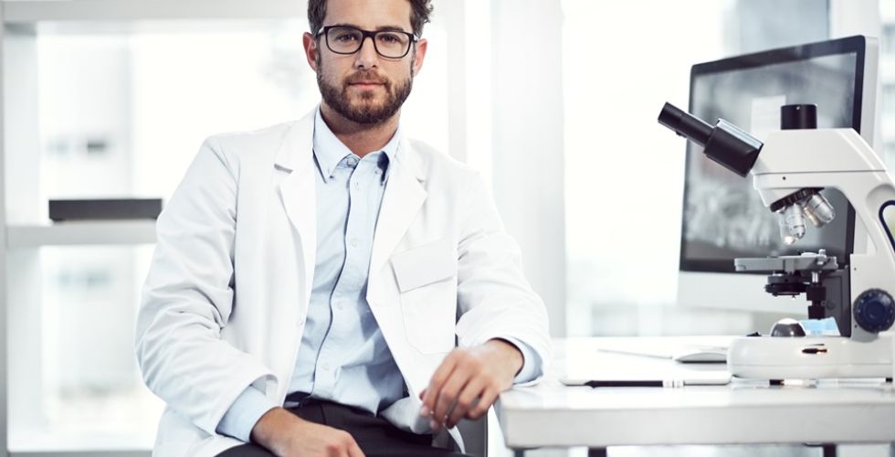 A CARREIRA DO CIENTISTA FARMACÊUTICO