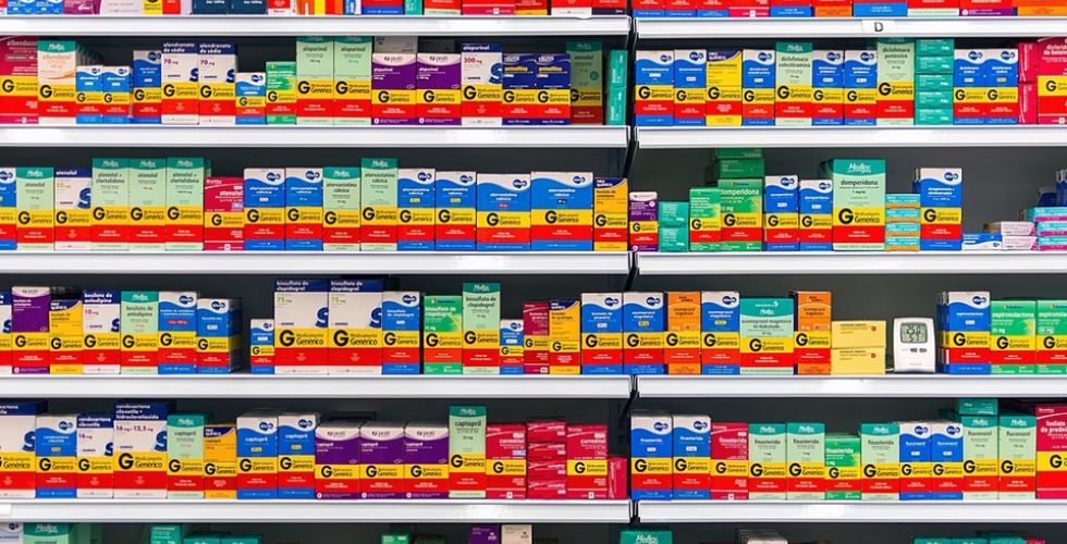 Médicos prescrevem mais Genéricos, que Medicamentos de Referência, aponta pesquisa