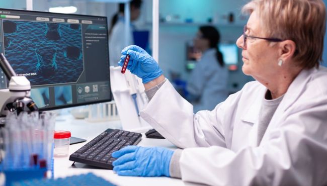 Pesquisadores brasileiros estudam medicamentos para HIV e hepatite C contra Covid-19