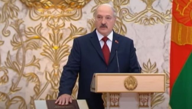 Ditador negacionista da Bielorrússia testa positivo para Covid-19