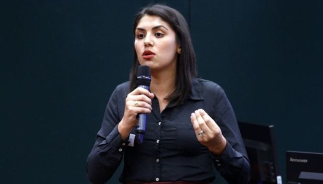 Alícia Krüger, farmacêutica travesti, assume novo cargo no Ministério da Saúde