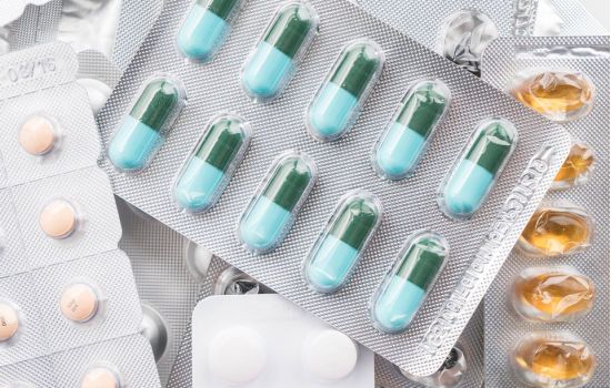 Novo estudo descobre 4 medicamentos inéditos que poderão ser eficazes contra Covid-19