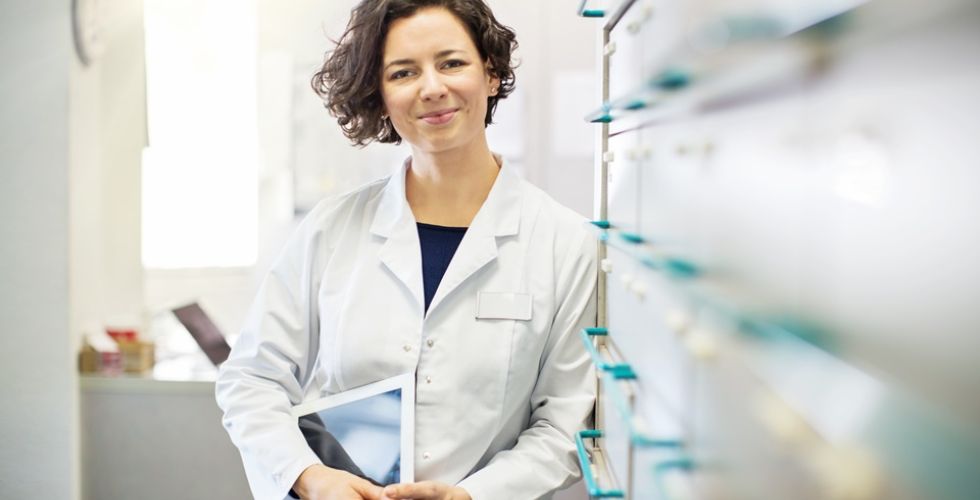 40 vagas: farmacêuticos podem ganhar mais de R$ 5,2 mil