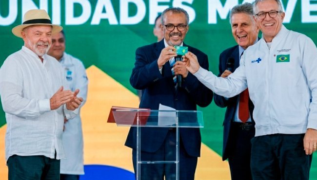 Diretor-geral da OMS afirma que outros países podem aprender com o SUS