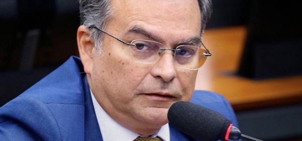 PL da Estética entra em revisão com foco na multiprofissionalidade e garante a atuação do farmacêutico esteta