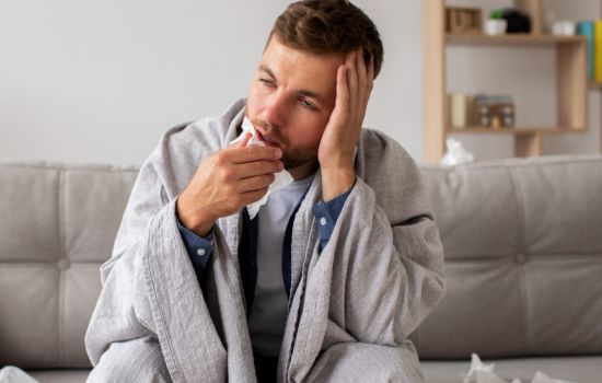 “Gripe masculina” é real ou drama O que a ciência diz sobre o “sofrimento” dos homens gripados