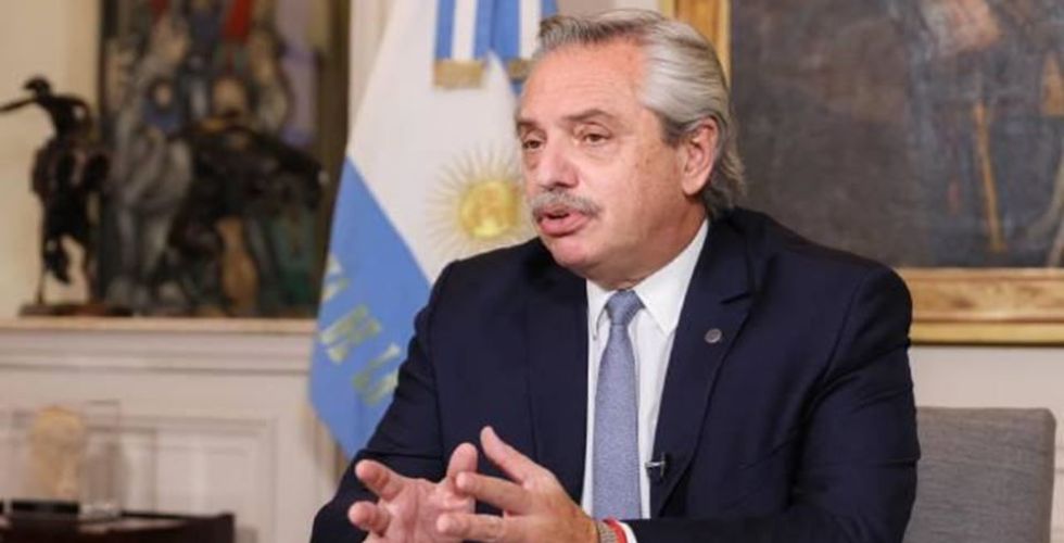 Mesmo vacinado, presidente argentino testa positivo para Covid-19