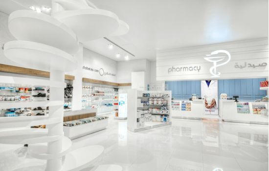 Nos Emirados Árabes Unidos os farmacêuticos prescrevem até antibióticos