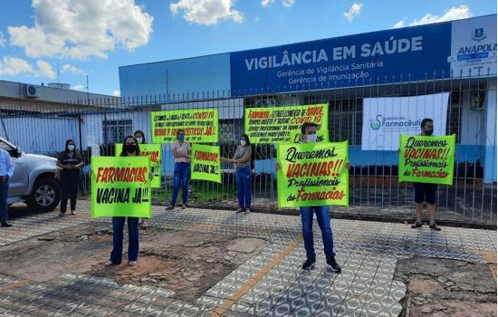 Farmacêuticos protestam por direito à vacina