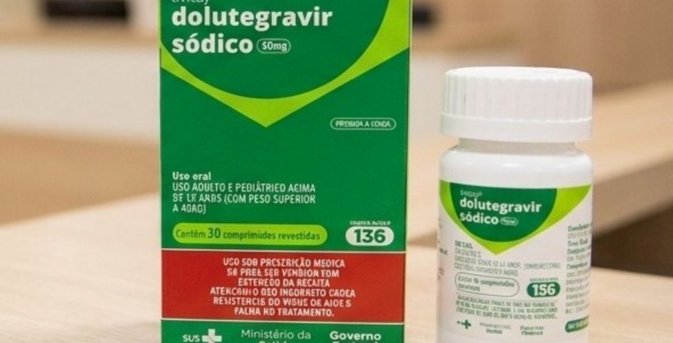 Fiocruz prepara produção nacional de medicamento contra HIV para mais de 770 mil pacientes