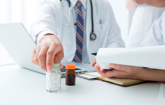 O acompanhamento farmacoterapêutico de pacientes que coadministram antidepressivos e antifúngico