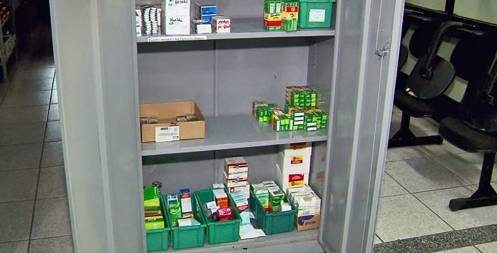 SUS enfrenta grave crise com falta de medicamentos para Covid-19