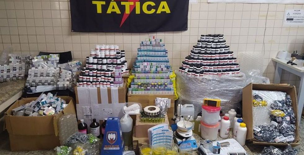 Polícia fecha indústria clandestina de medicamentos anabolizantes