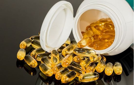 Vitamina D não melhora quadro de pacientes com Covid-19, aponta estudo