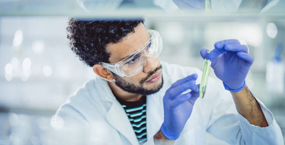 Cientistas descobrem medicamento capaz de bloquear transmissão do coronavírus