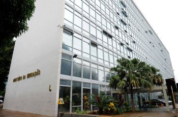 MEC autoriza curso de Farmácia por plataformas digitais até final do ano