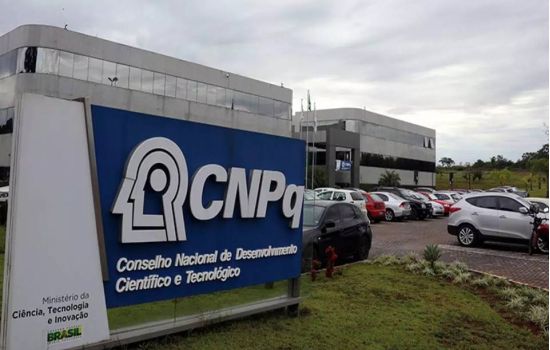 CNPq: Ministério da Saúde distribui bolsa de R$ 5 mil para farmacêuticos