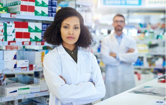 CFF recorre à Justiça para garantir direito de farmacêuticos à prescrição de medicamentos