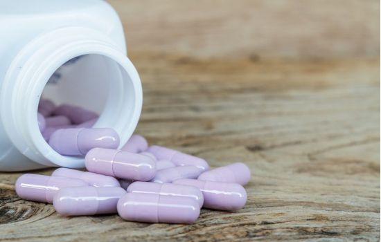 Medicamentos para baixar colesterol podem bloquear coronavírus, diz estudo