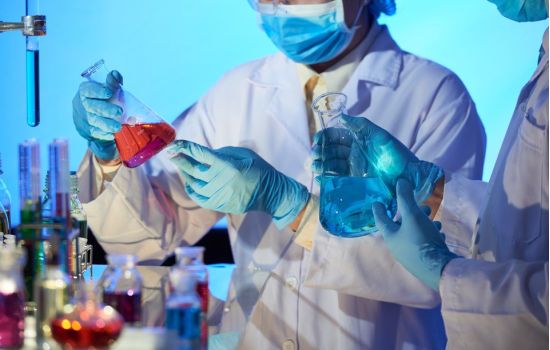 Farmacêutico aponta necessidade de investir na produção interna de insumos