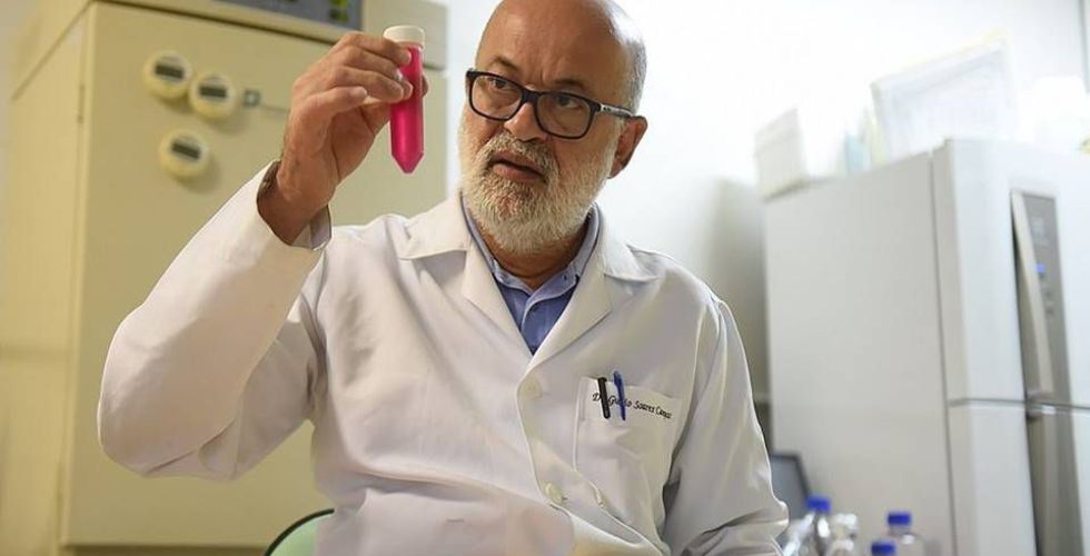 Coronavírus: farmacêutico analisa possível mutação em paciente no Brasil
